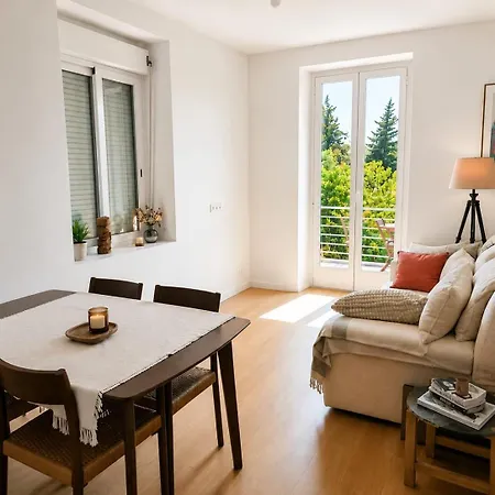 شقة Charming 1-bedroom With Small Terrace, Fully Equipped